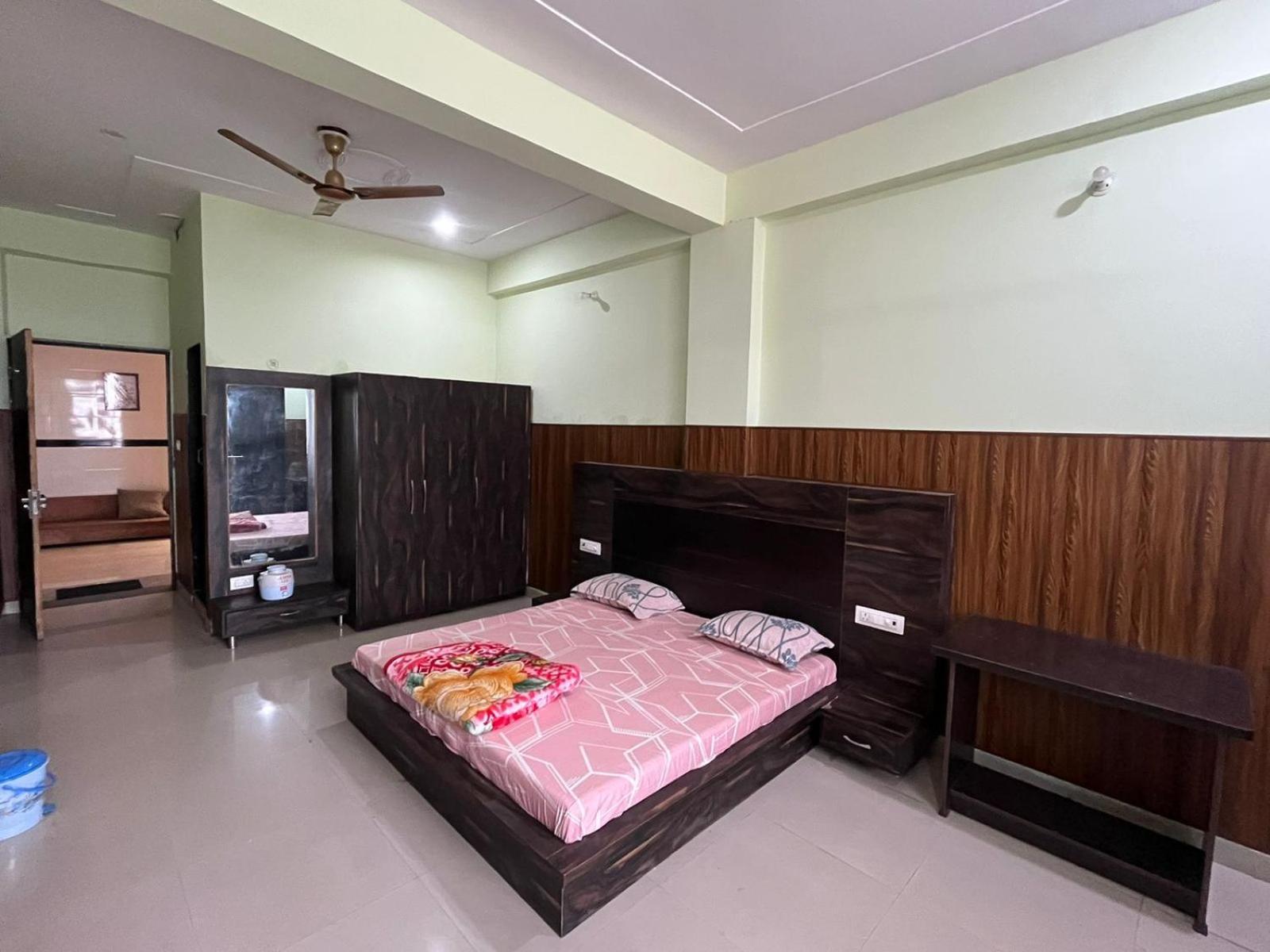 Hotel Shri Ji Baba Ki Haveli à Govardhan Extérieur photo